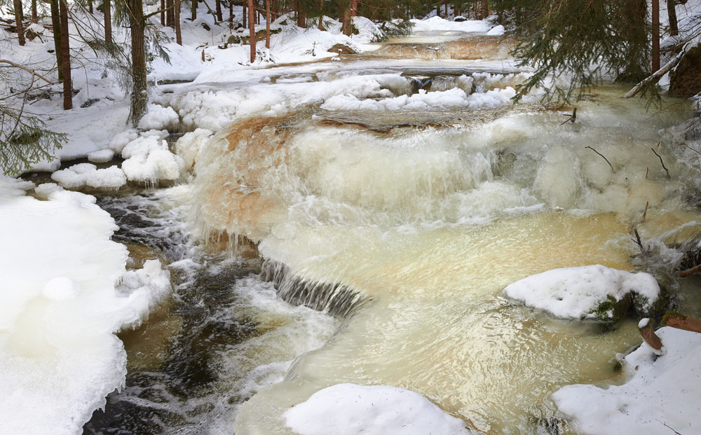 Ore Mountains, Czech Republic, frozen stream Zellersbach, Annathal, Rothau